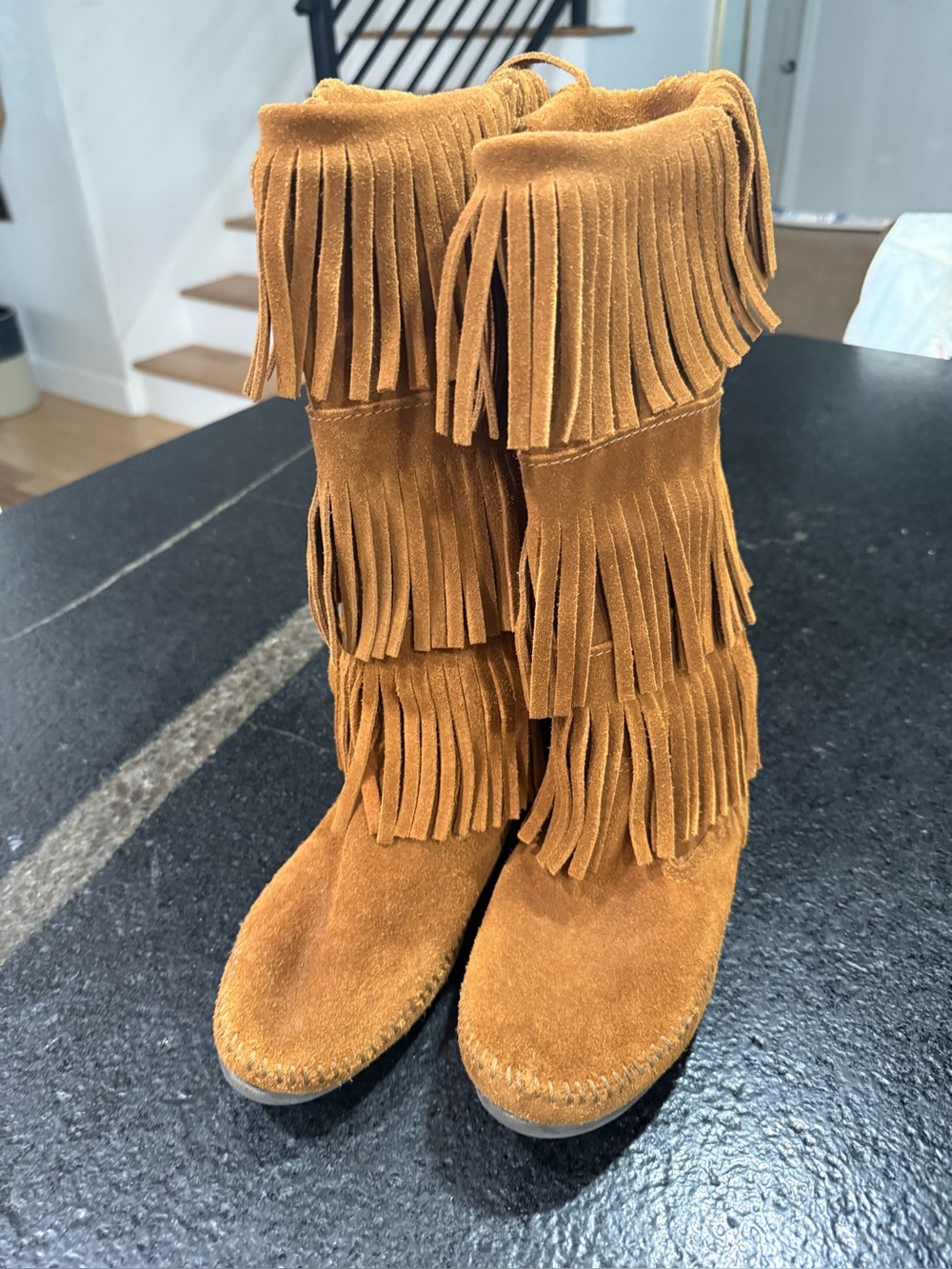 Minnetonka 3-Layer Fringe Boots brown suede excellent condition size 7